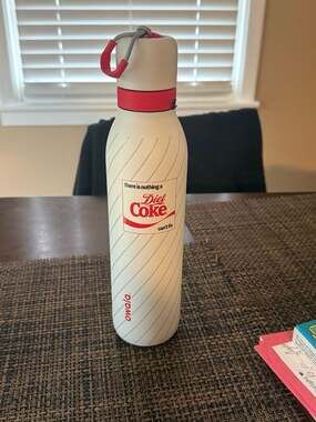 Owala x Diet Coke FreeSip Twist 24oz Water Bottle